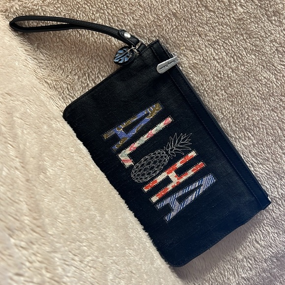 TOMMY BAHAMA Aloha Wristlet - Picture 1 of 17